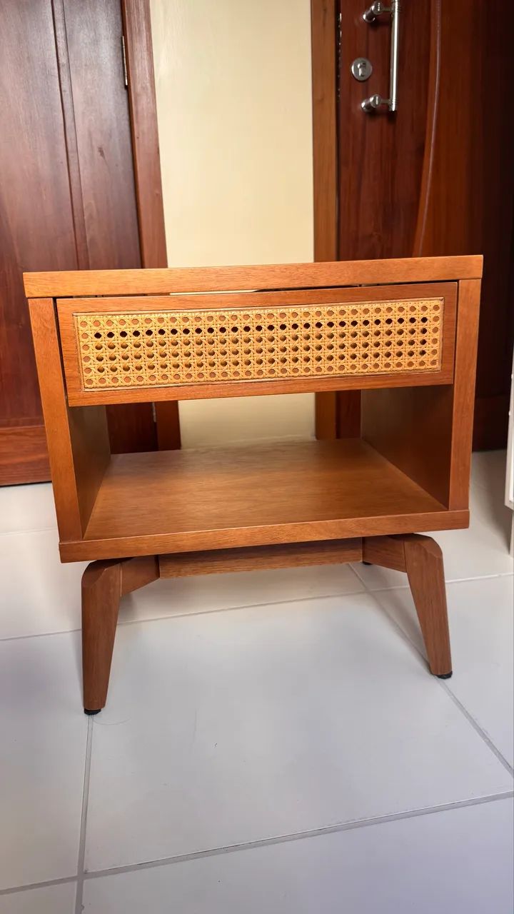 Mesa de Cabeceira Madeira design palhinha ares  - Foto 3