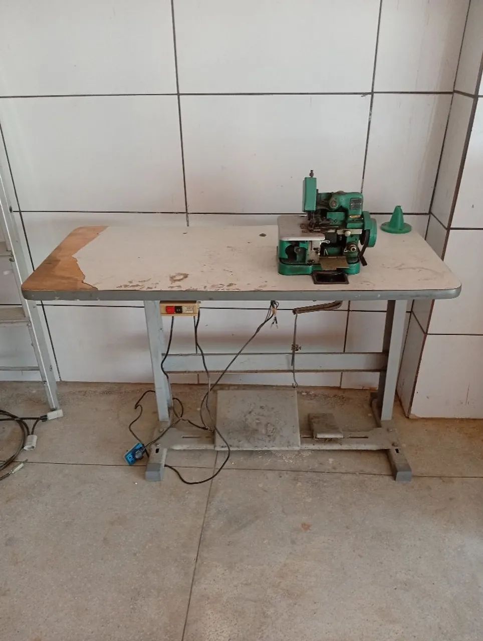  vendo ou troco máquina de costura