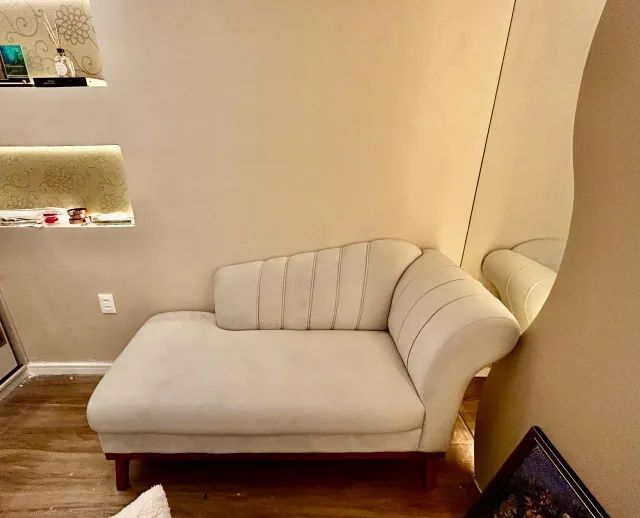 Sofá Divã 1.60 cm em Veludo Bege - Nunca usado - Foto 2