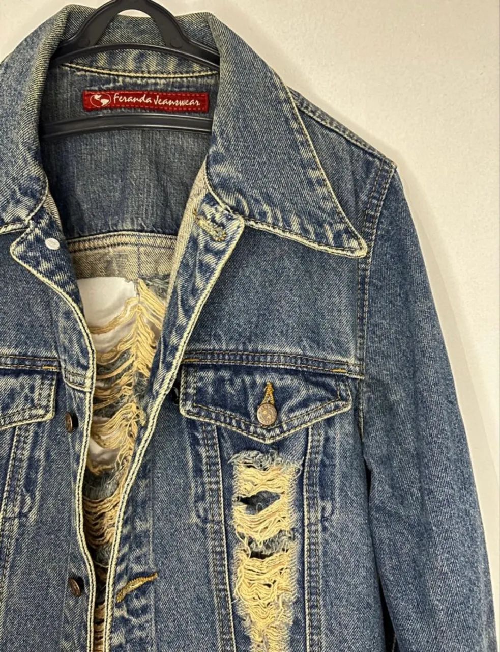 jaqueta jeans destroyed feminina