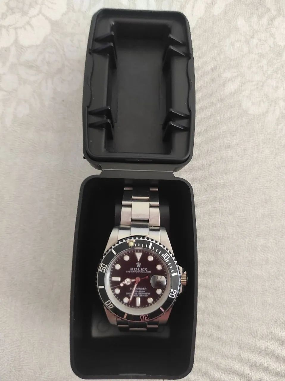 Rolex outerperpetual Rolex Oyster Perpetual Submariner Date.