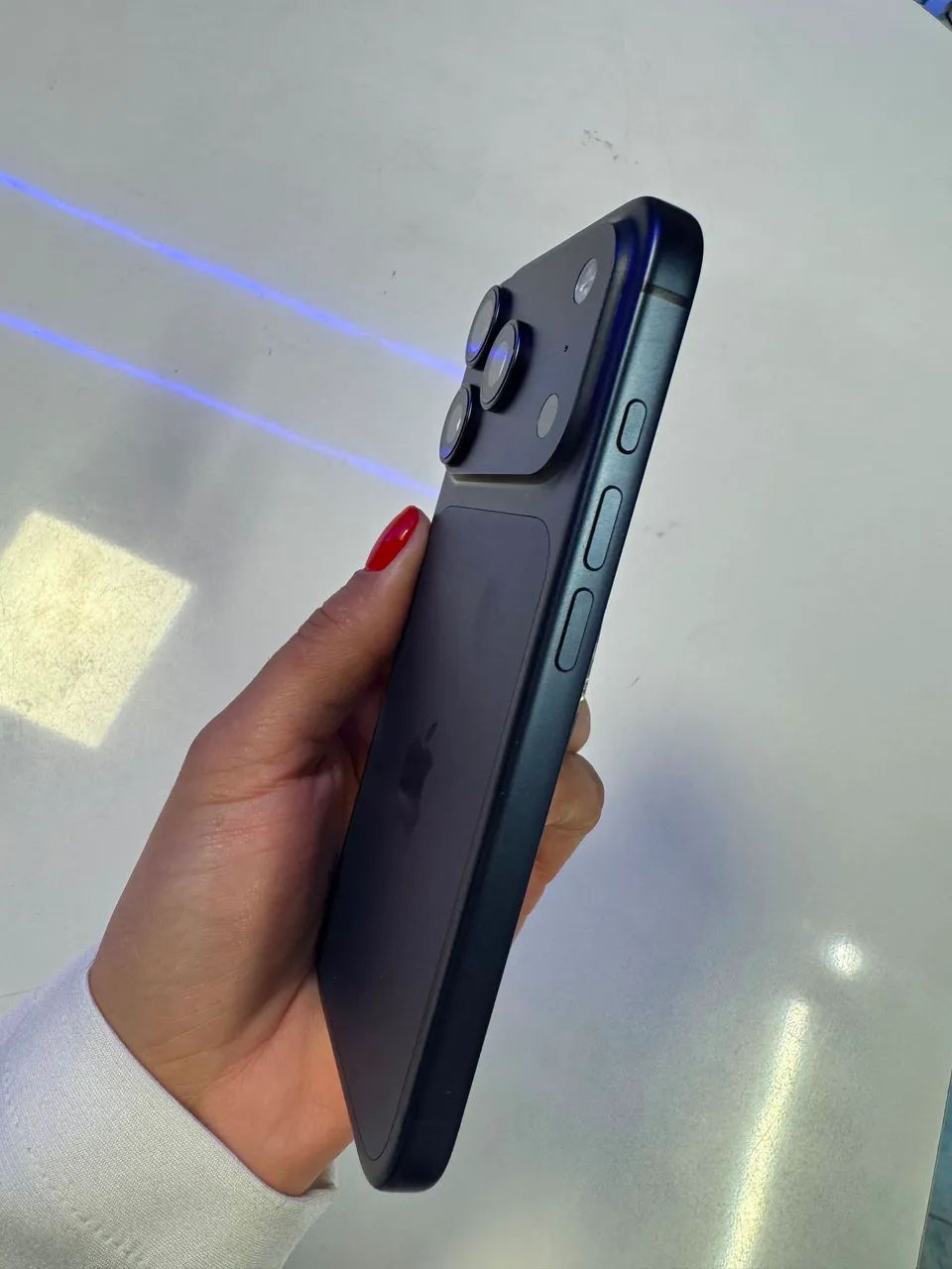 iPhone 17 pro Azul  - Foto 2