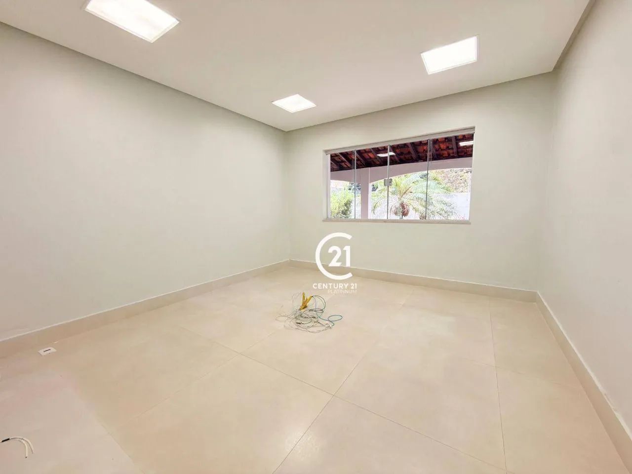 Sala 16m2 para Locação Morada Nobre
