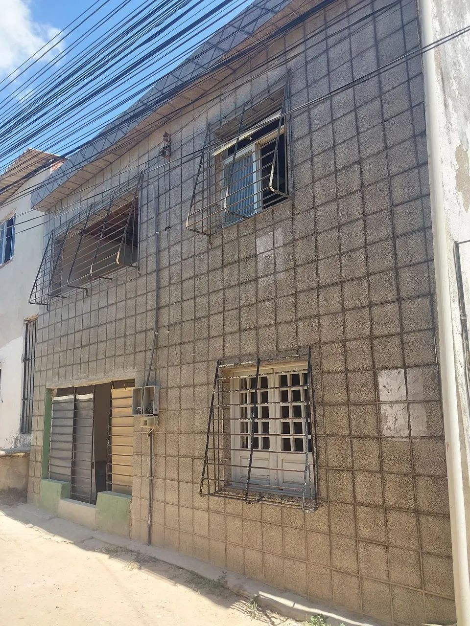 Vendo casa valor 80,000 mil. Ou troco  dependendo do lugar 