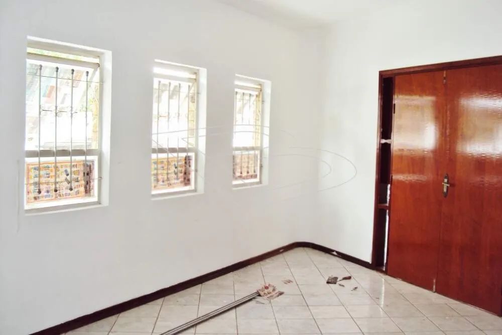 Casa com 5 quartos à venda com 203 m² e terreno de 261 m²  Parque Hipolyto.