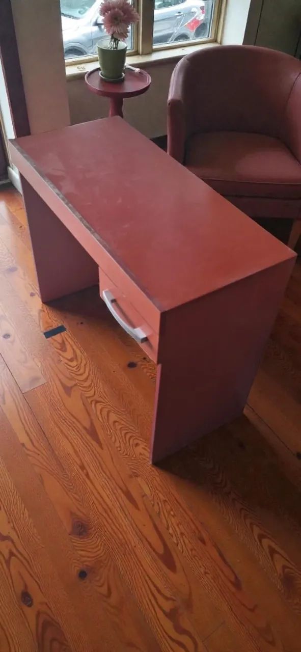 Escrivaninha mogno de mdf, com 1 gaveta. - Foto 3
