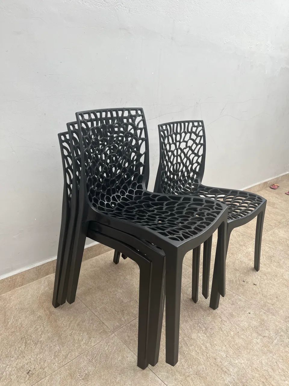 Conjunto 4 cadeiras plástico preta 