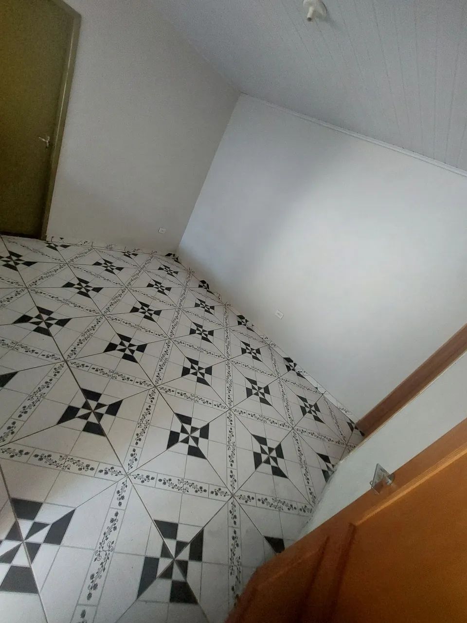 Alugo casa com grande 5 peças  - Foto 3