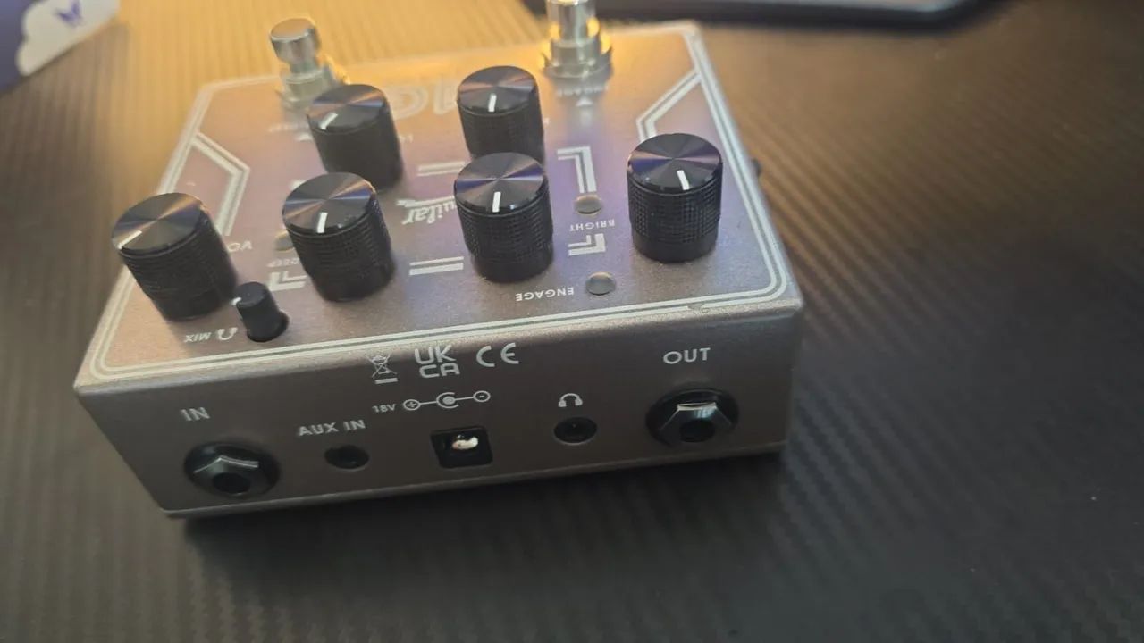 Pedal Aguilar AG Preamp - Breast Cancer Awareness Edition