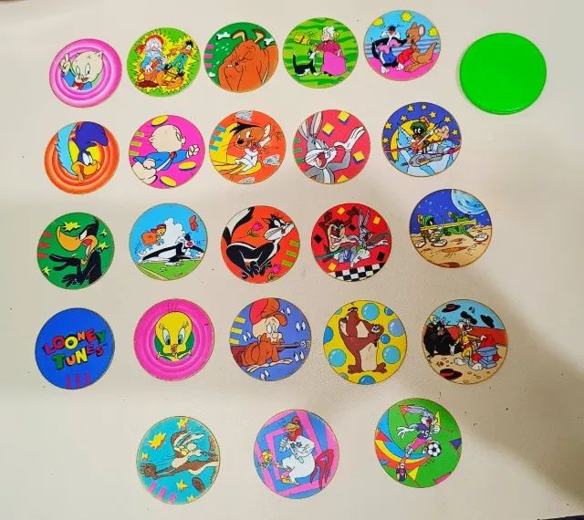 Lote com 41 Tazos Elma Chips - Looney Tunes & Companhia + Batedor Patolino ?