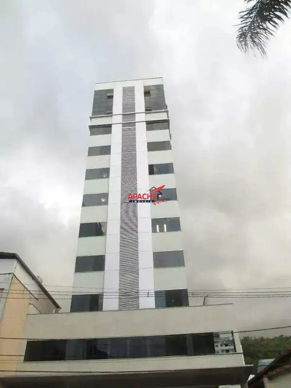 Sala comercial para aluguel em Viçosa (Centro) | 4 salas | 2 vagas