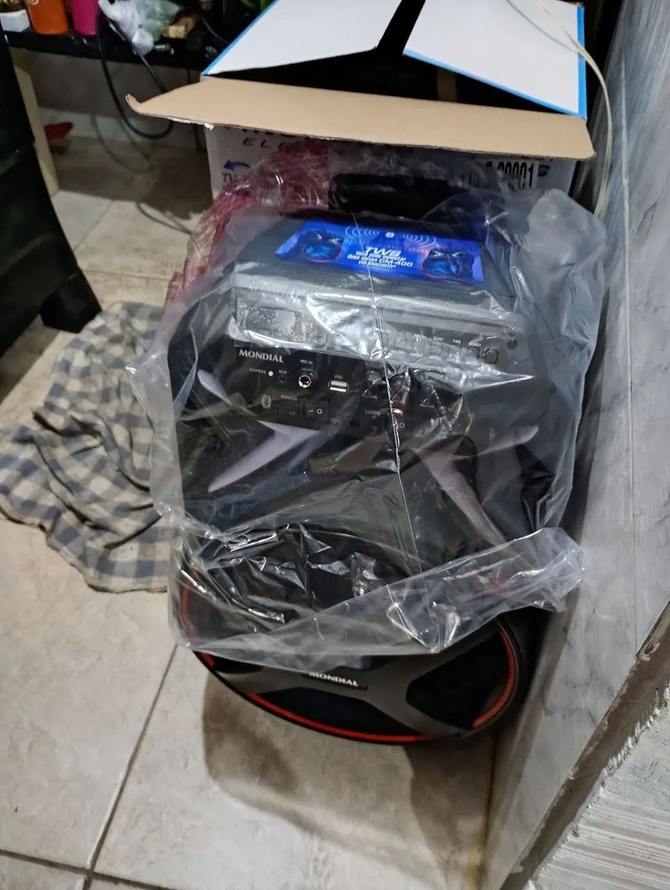 SÓ TROCO   CAIXA   NOVA  POR TECLADO  OU VIOLÃO   - Foto 2