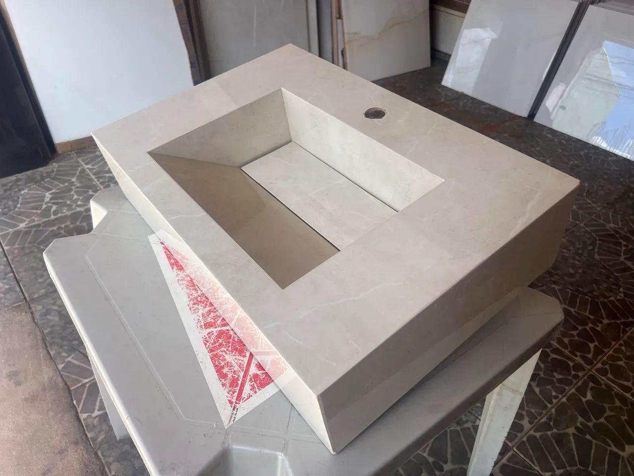 Vendo pia para banheiro 60 por 40 na cor bege , 200 reais  - Foto 6