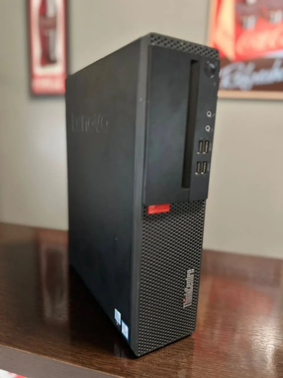 Computador Lenovo ThinkCentre Core i7 7700, 8GB DDR4, SSD 120GB