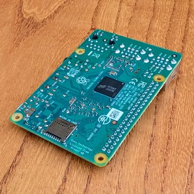 Raspberry Pi 3 B+ Com Dissipador, Case, Fonte E Cabo Hdmi - Foto 3