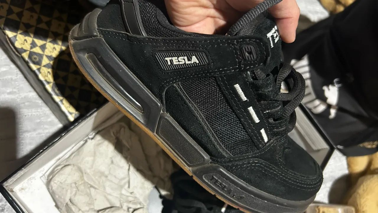 Ténis Tesla 