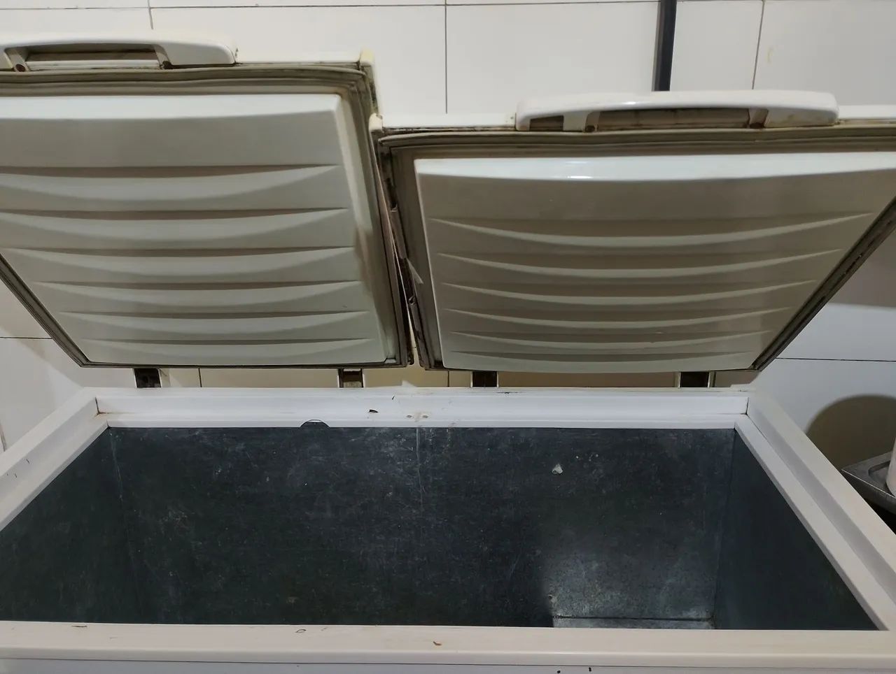 Vende-se freezer vertical Eletrolux  - Foto 4
