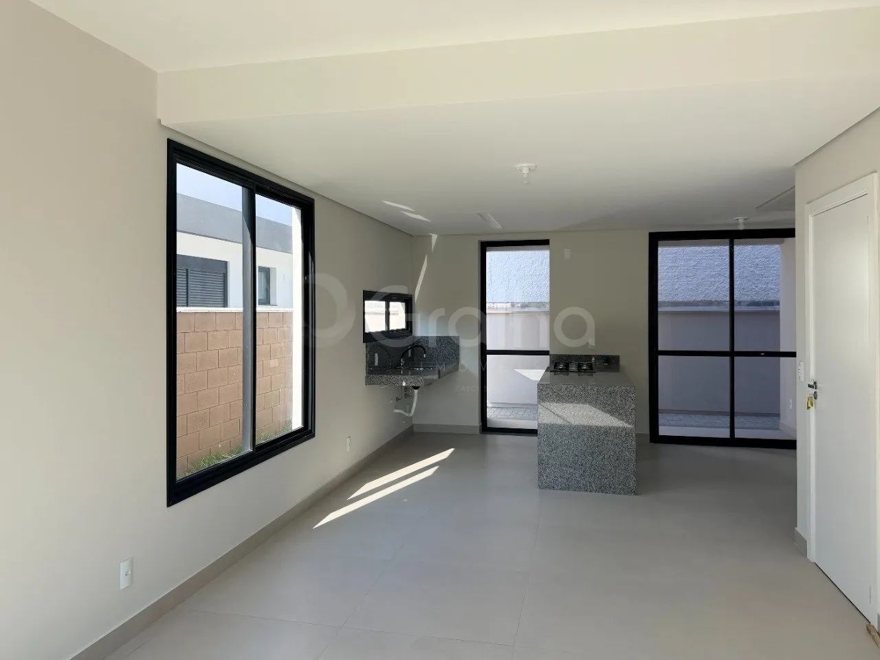 Casa geminada nova, de ponta , no Carianos de 2 andares, living integrado e 3 dorm com suí - Foto 4