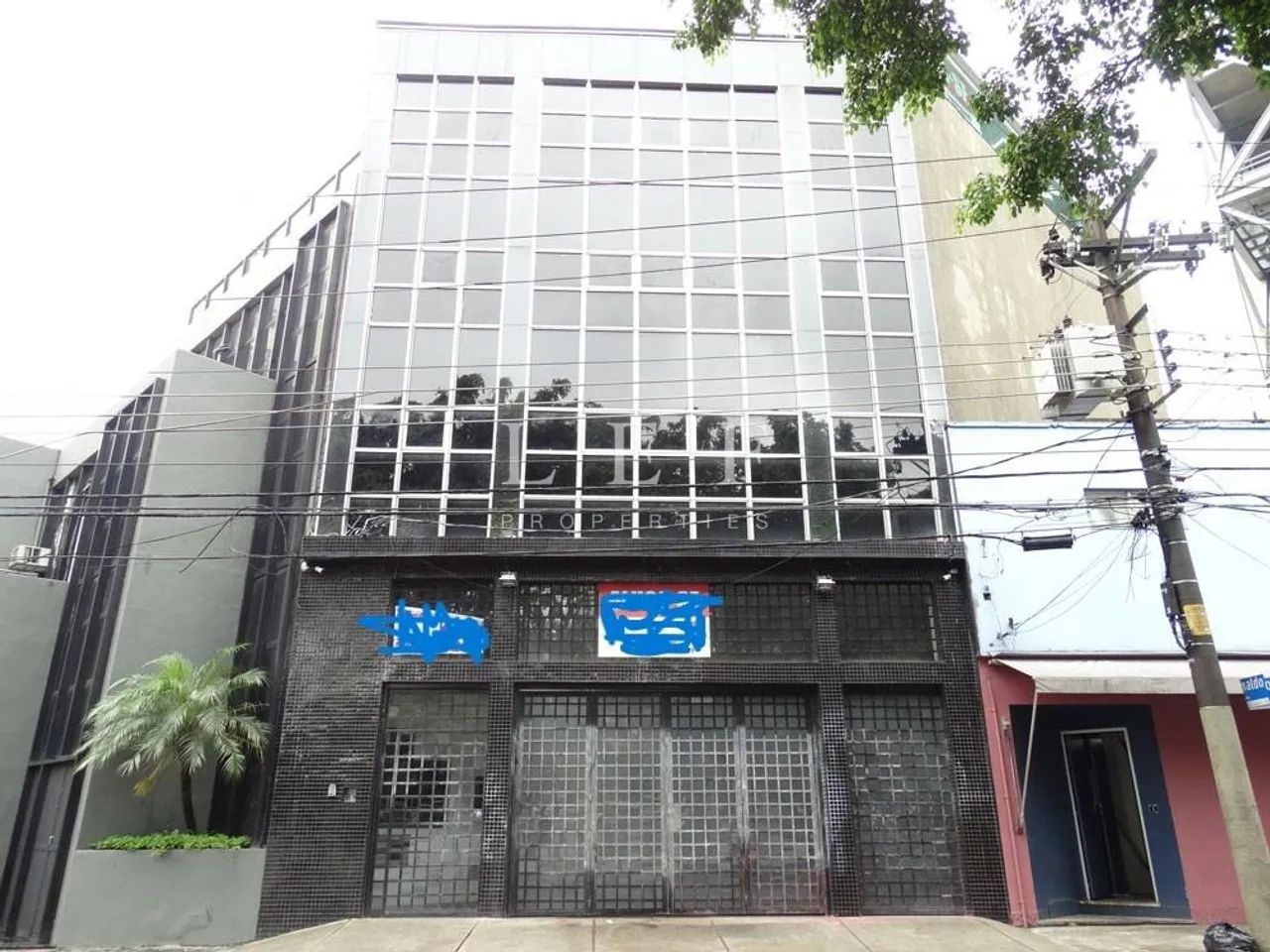 Prédio comercial com loja - Higienópolis