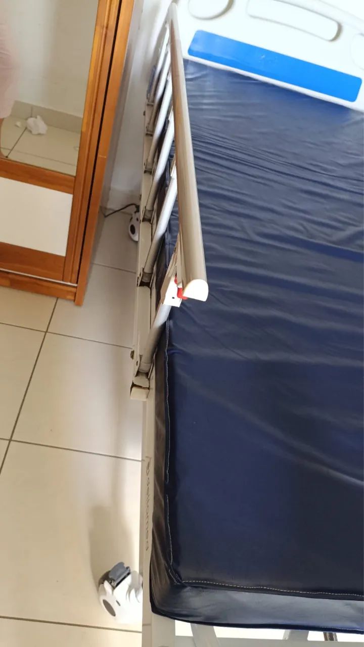 Cama Hospilar com 3 movimentos - Seminova - Foto 5