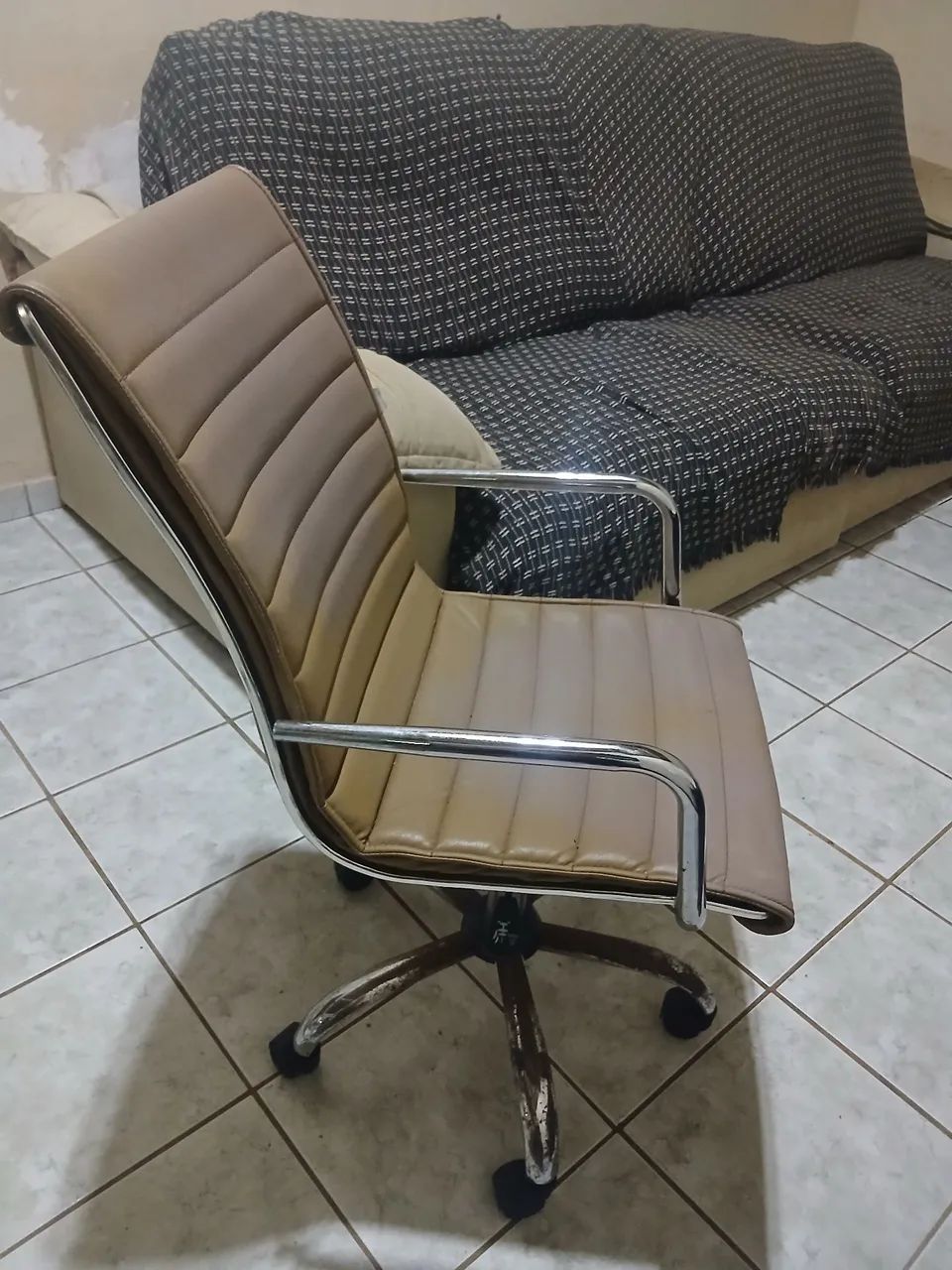 Cadeira Escritorio/ Quarto - Foto 2