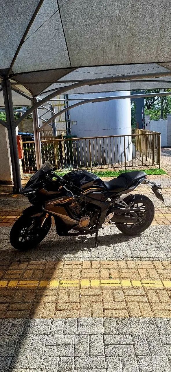 Cbr650r 2023 - Foto 3