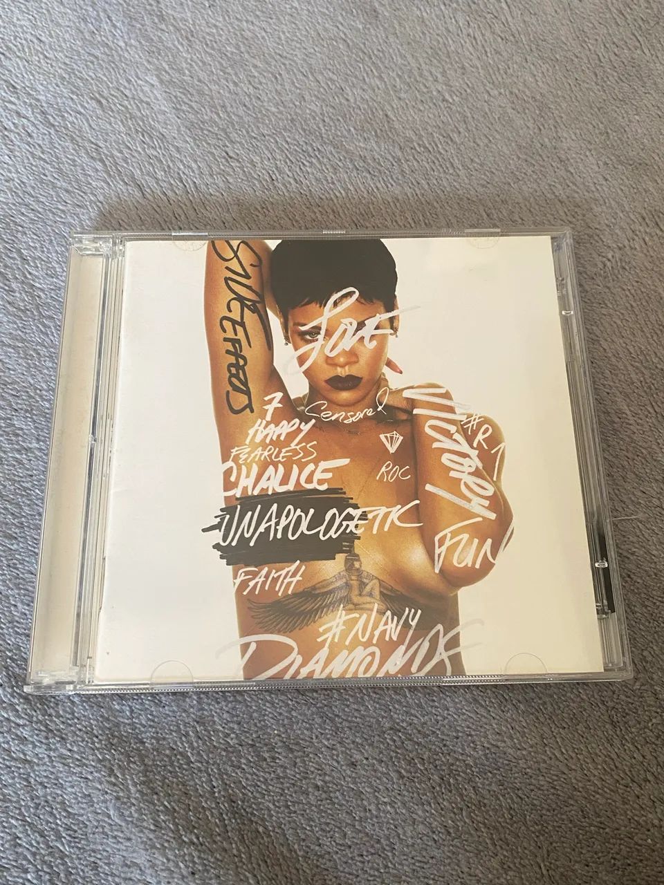 Rihanna - Unapologetic
