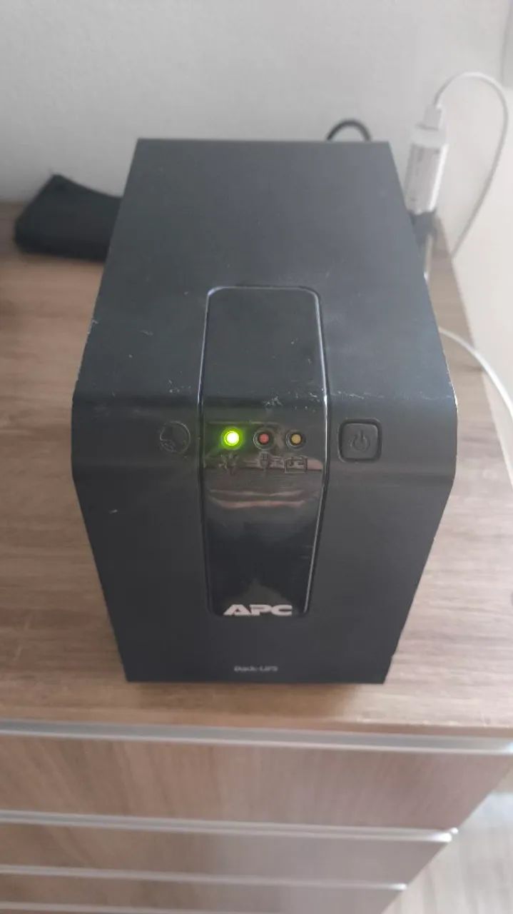 Nobreak APC Back-UPS 700 - Foto 2
