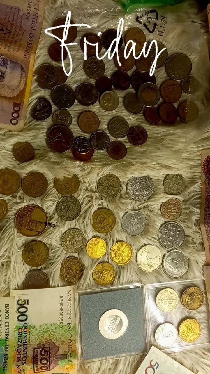 Notas e moedas antigas 436555636267427841