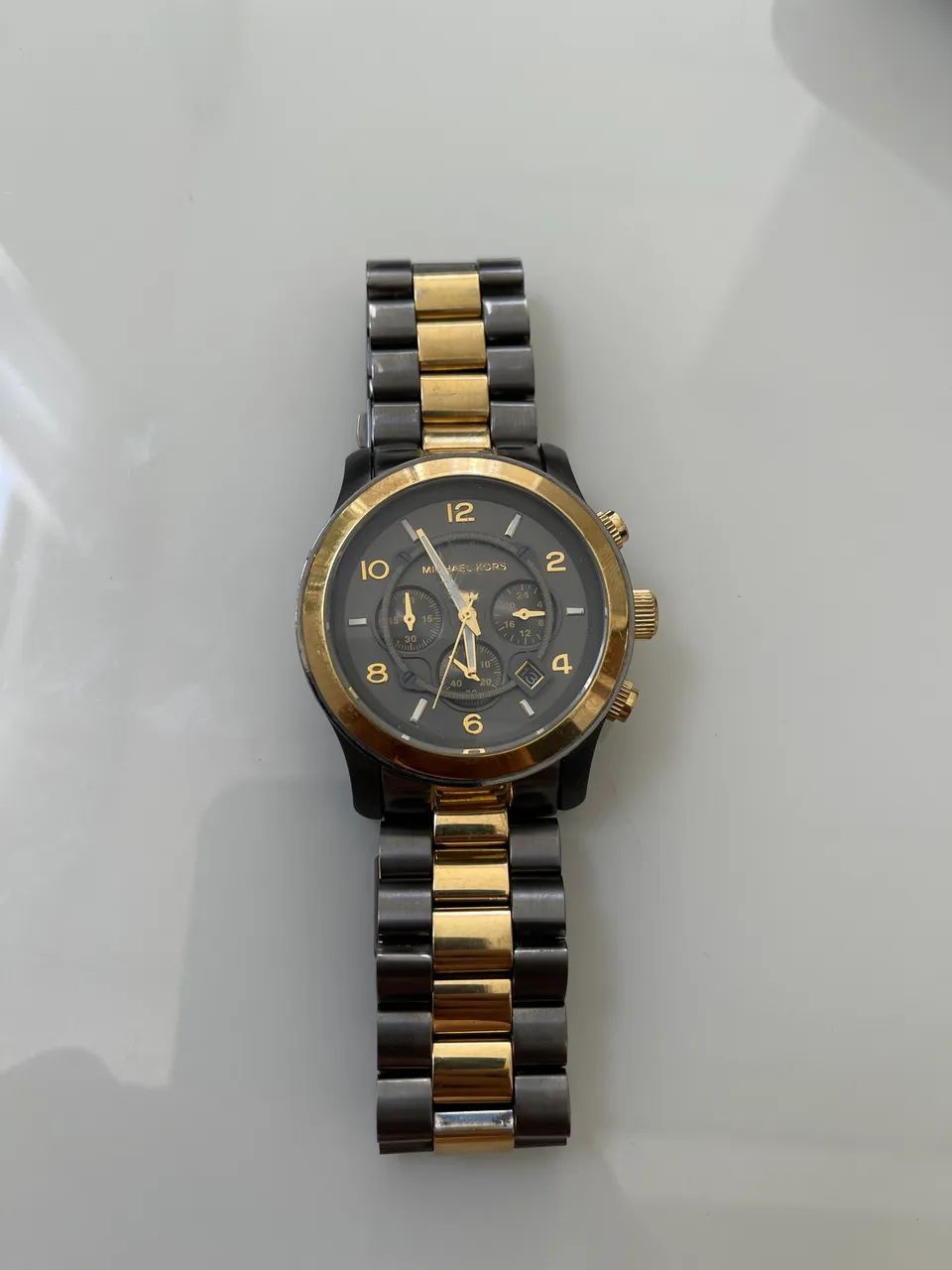 Relógio Michael Kors Original preto e dourado - Foto 4