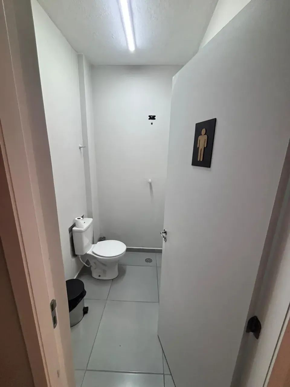 Excelente Oportunidade Comercial: Espaço Versátil e Moderno na Rua José Neves - Foto 4