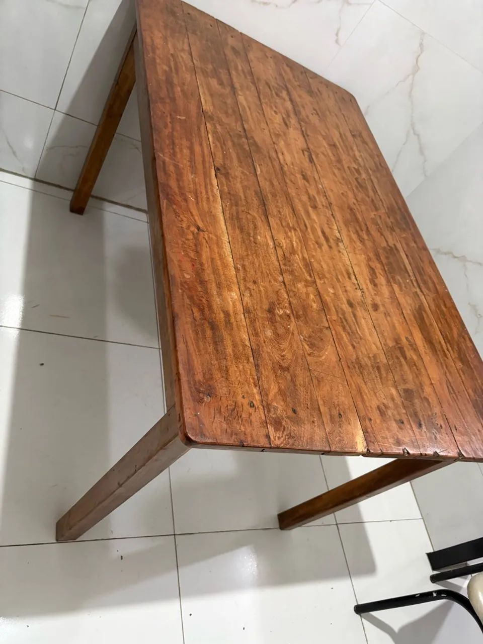 Mesa em madeira maciça 