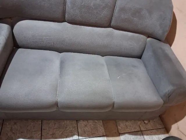 VENDO UM SOFÁ DE 3 LUGARES - USADO R$ 100,00 - Foto 3