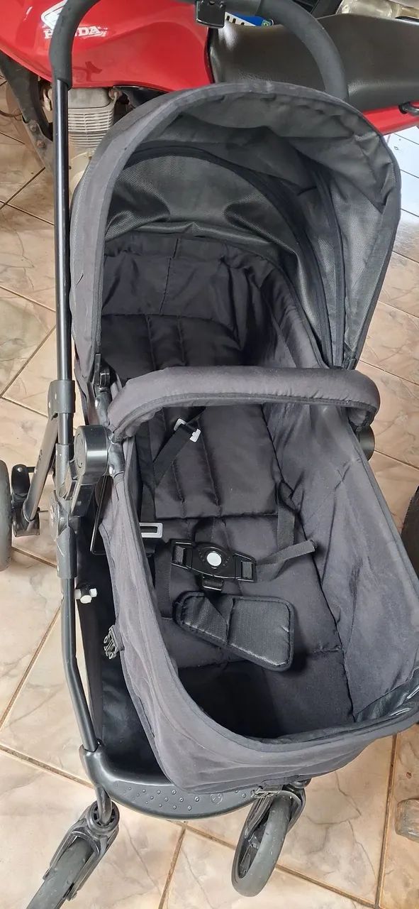 Bebê conforto com base + carrinho Moisés da Galzerano 
