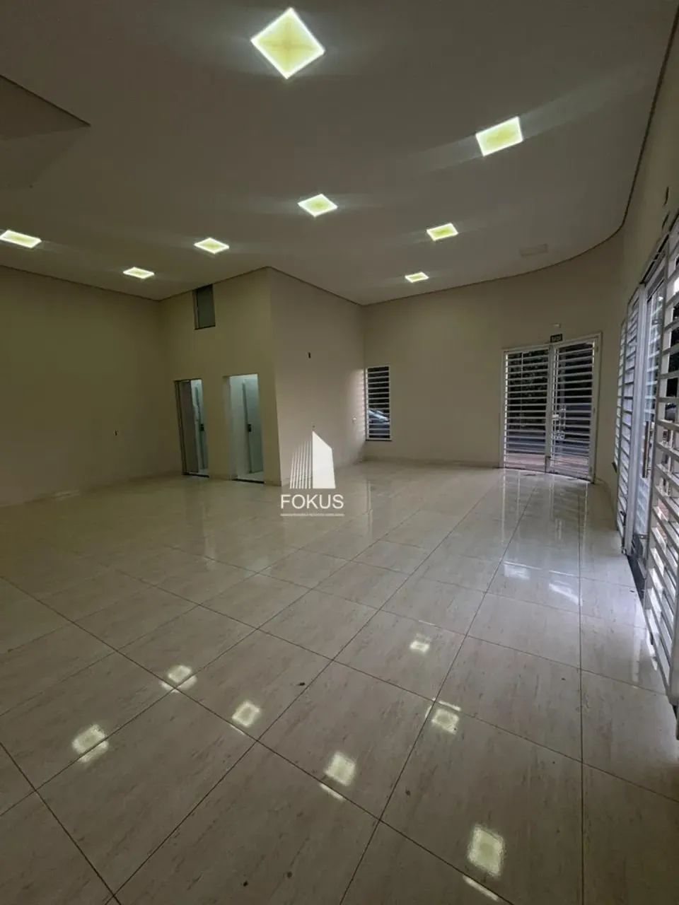 Salão Comercial de Esquina com Excelente Visibilidade | Mollon IV | SBO - Foto 3