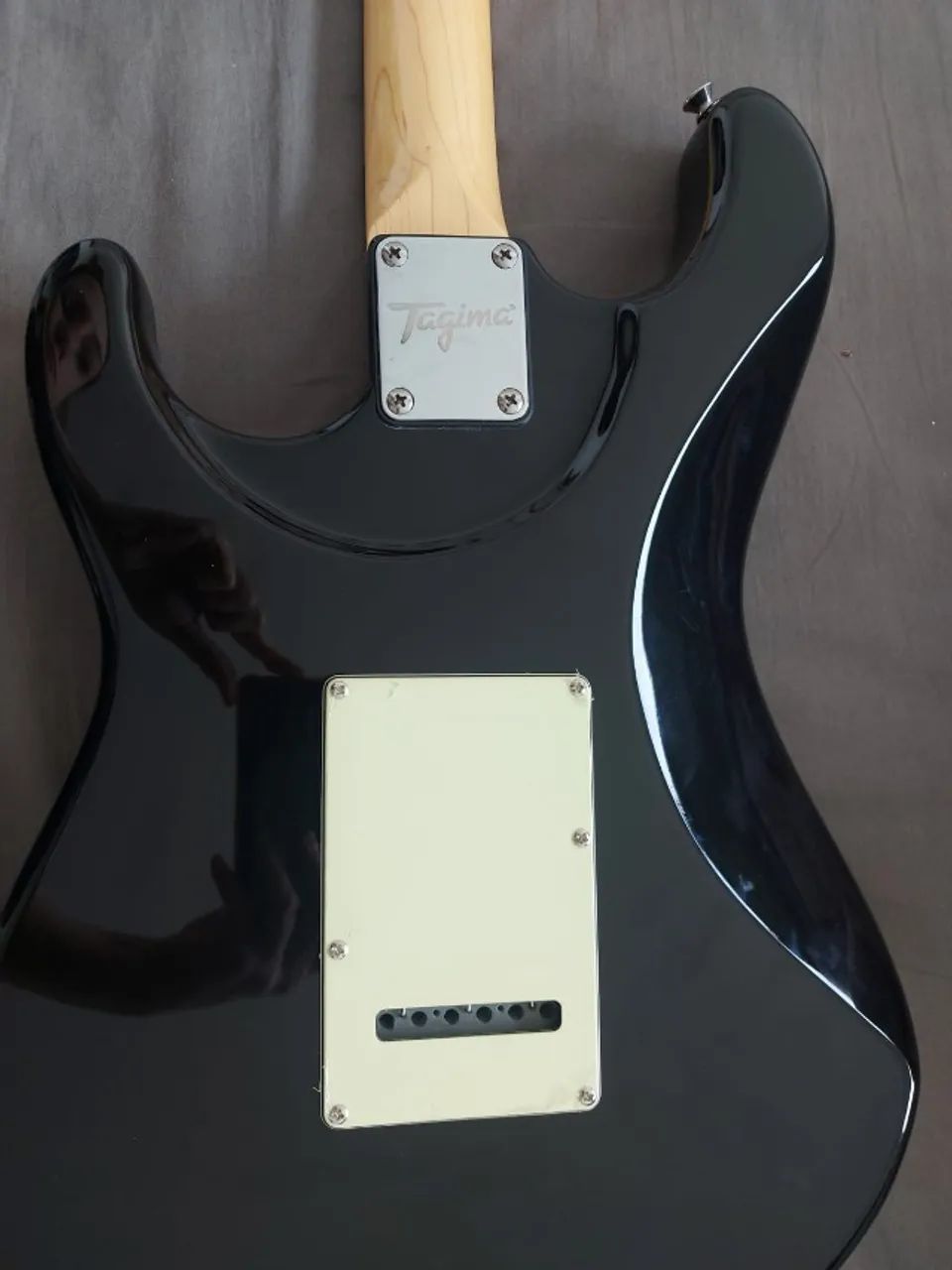 Guitarra Tagima T635 Stratocaster preta - Foto 2