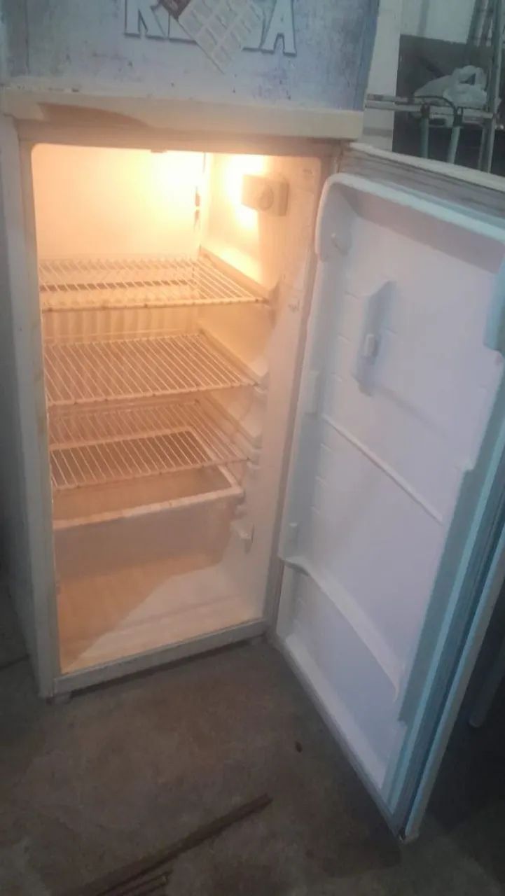 Vendo geladeira  - Foto 2