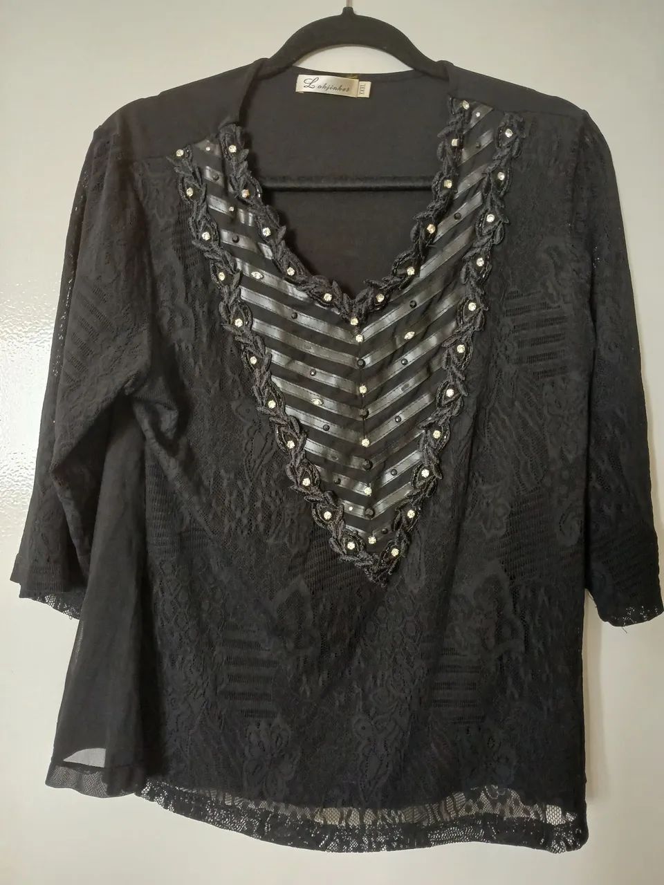 Blusa bordada preta