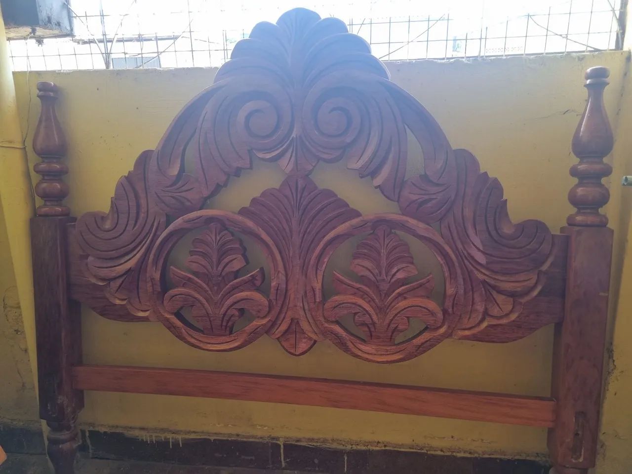 CAMA DE CASAL DE MADEIRA MACIÇA  - Foto 5