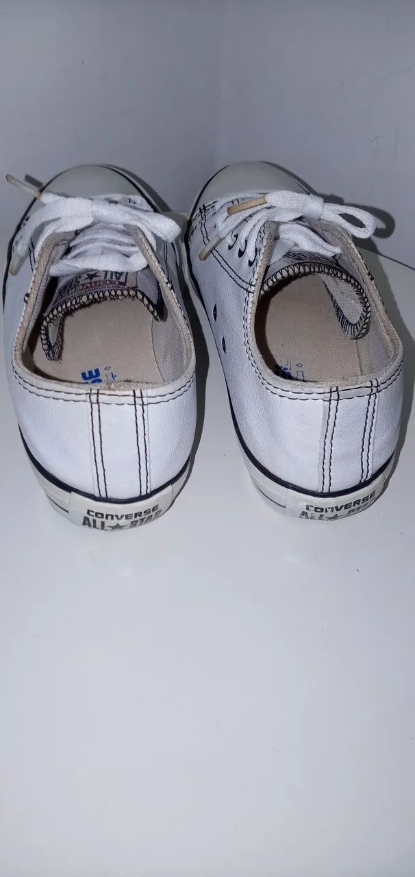 Tênis Converse All Star ( modelo: Chuck Taylor) Em couro legítimo. Tam.32. /  Usado.U - Foto 2