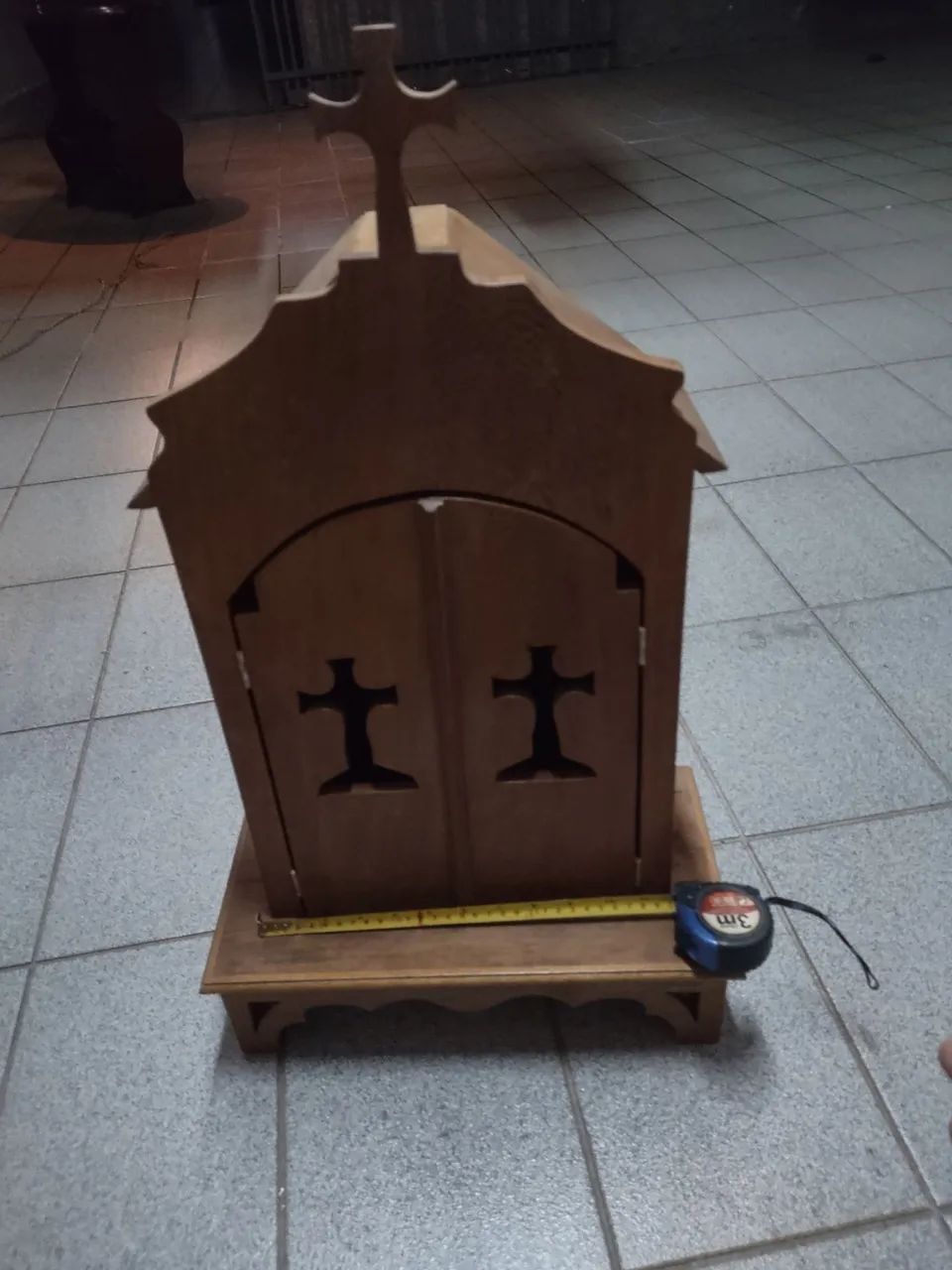 Altar de madeira maciço impecável 