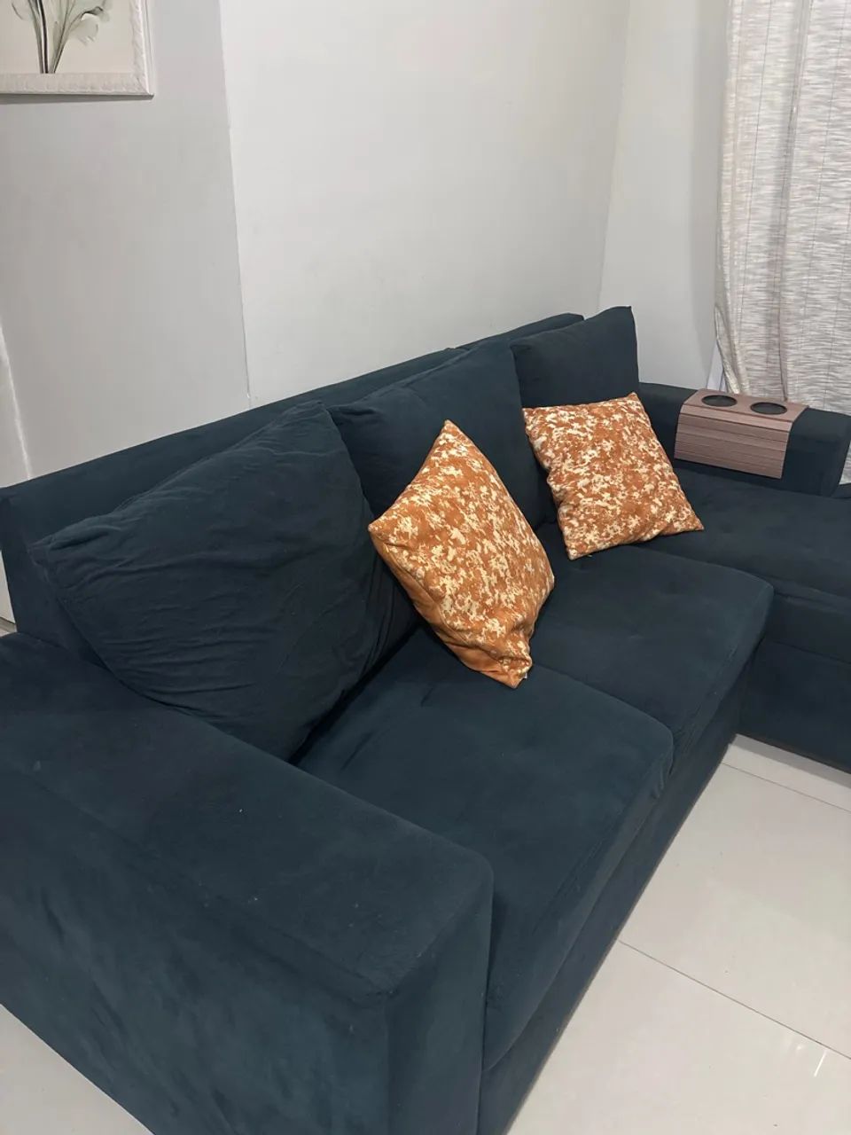 Sofá tecido Sued azul marinho com chaise fixo - Foto 4