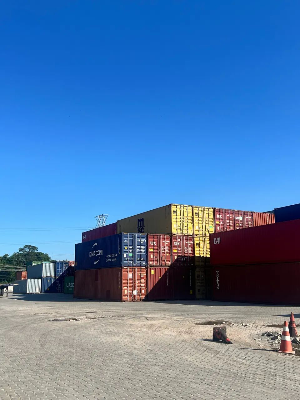 Container bom e disponível 