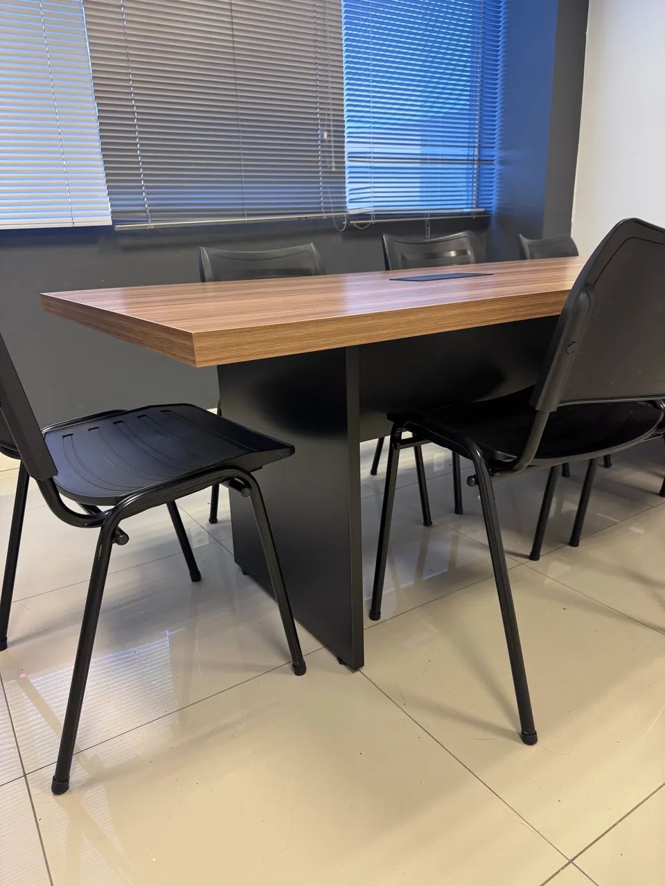 Mesa de Reunião  - Foto 2