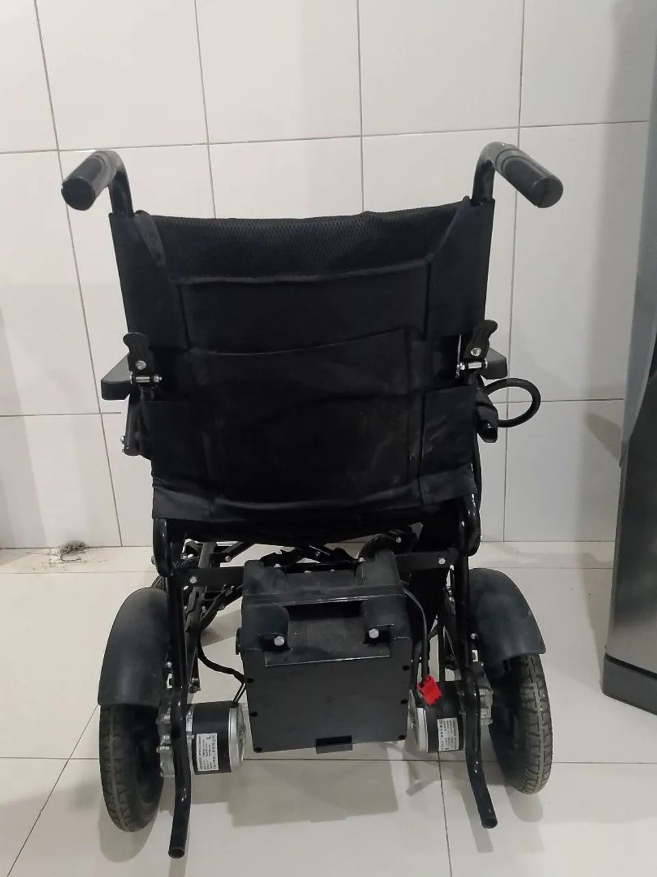 Cadeira de rodas elétrica  - Foto 3