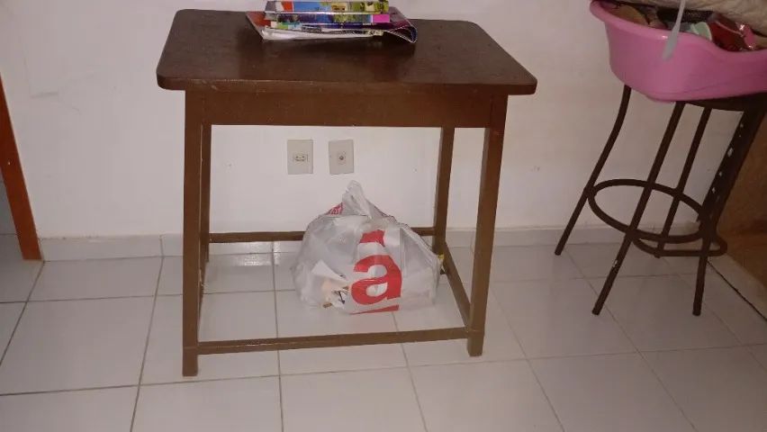 Vendo mesa de madeira 