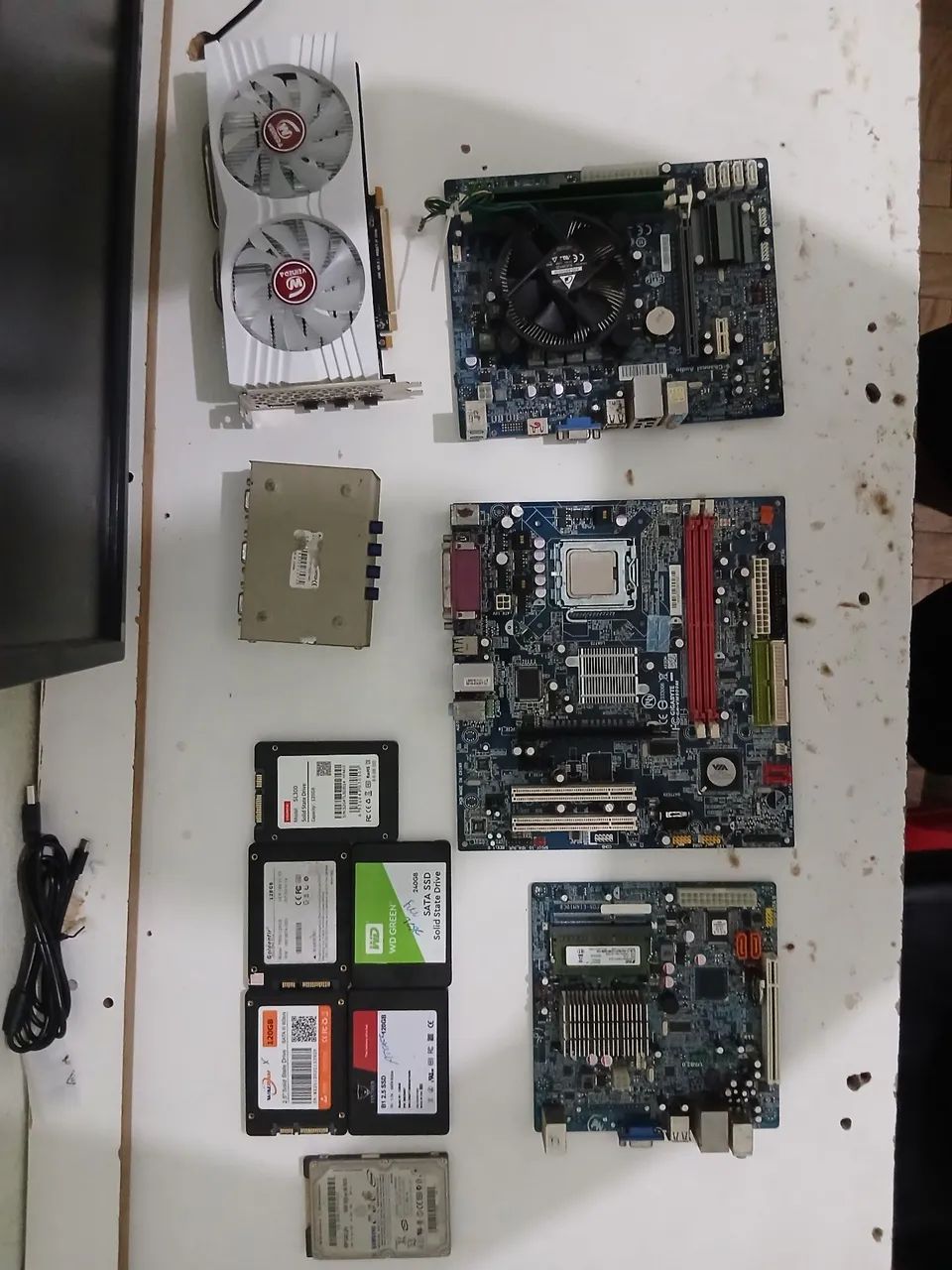 Selling a lot of hardware components, read the description!
