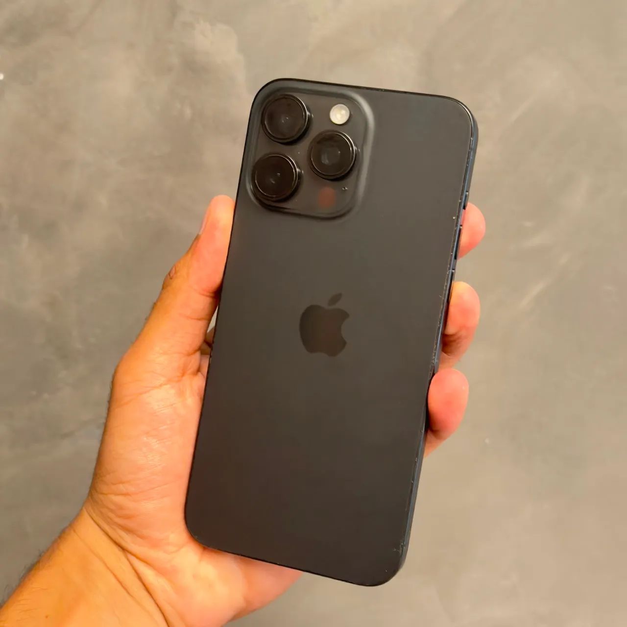 iPhone 15 Pro Max - Foto 2