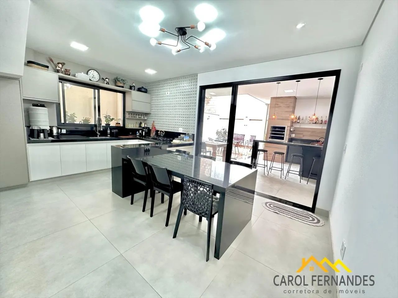 Sobrado a venda no condominio Tomazella