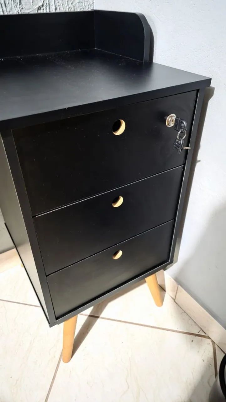 Vendo escrivaninha e cadeira - Foto 2